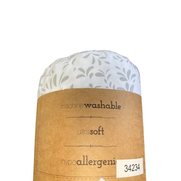 Ultra Soft Full/Queen Hypoallergenic Comforter With Subtle Gray Leaf Design - Picture 2 of 3